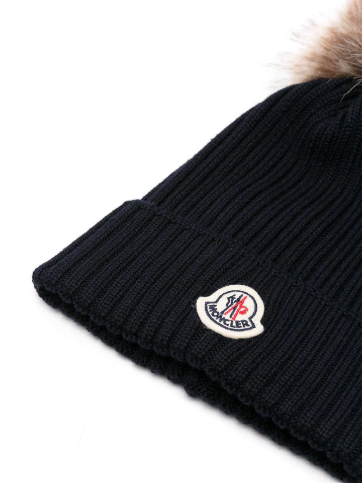 MONCLER WOMEN BEANIE IN BLACK